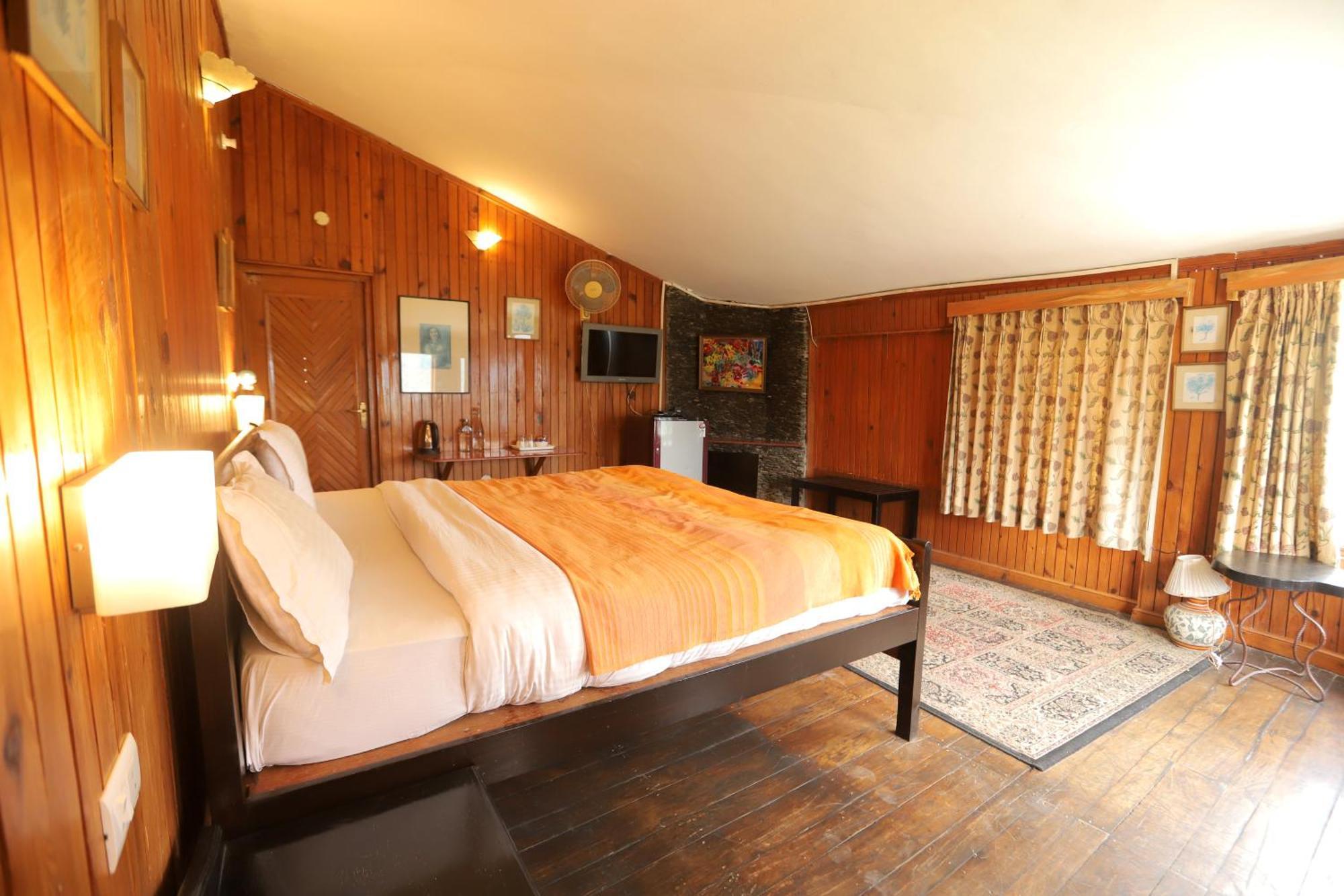 Cedar By Aahma Lodge Ramgarh (Uttarakhand)